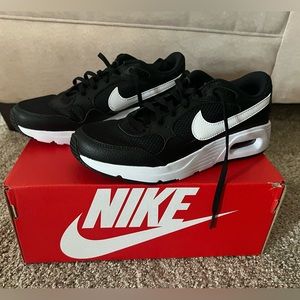 Nike Air Max Boys 4.5Y